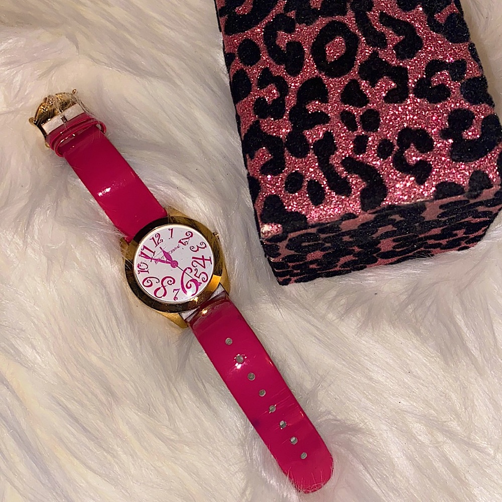 Fun pink Betsey Johnson watch💓 - Picture 2 of 4